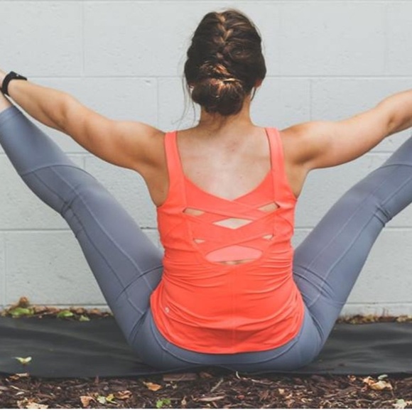 lululemon athletica Tops - Lululemon rise and flow tank